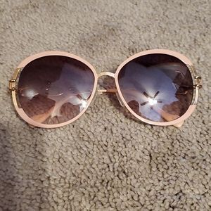Jessica Simpson sunglasses